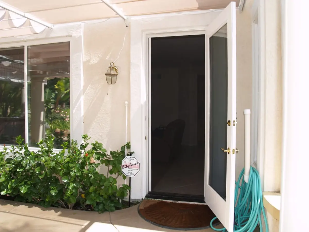 Manual Retractable Patio Screen - Walnut Creek